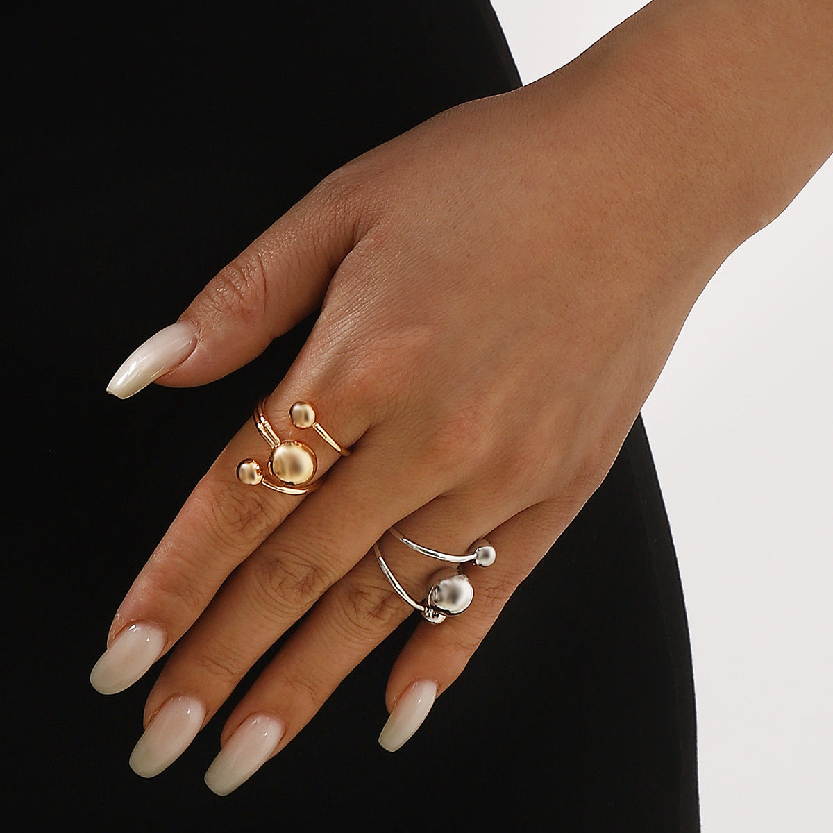 Anillo de puño de doble capa con forma geométrica ajustable para mujer, de hierro con acabado chapado