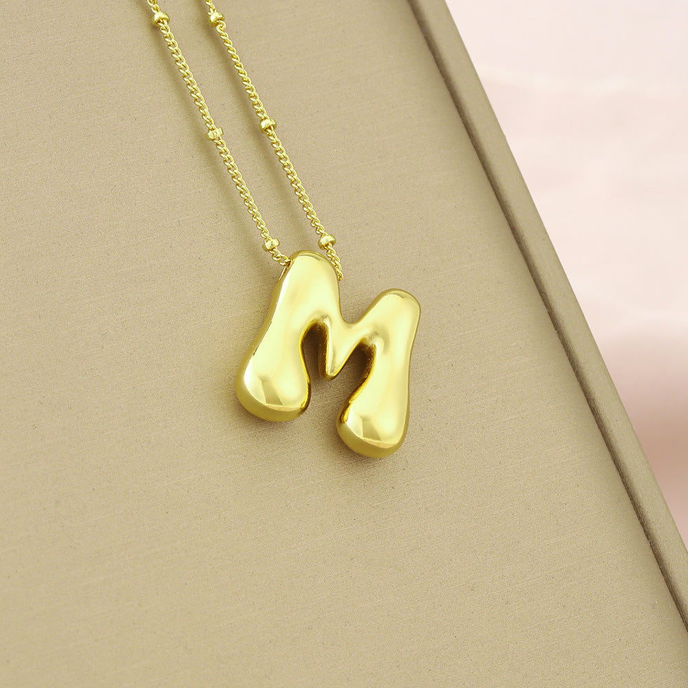 Collana girocollo minimalista da donna con ciondolo a lettera in rame placcato, catenina delicata