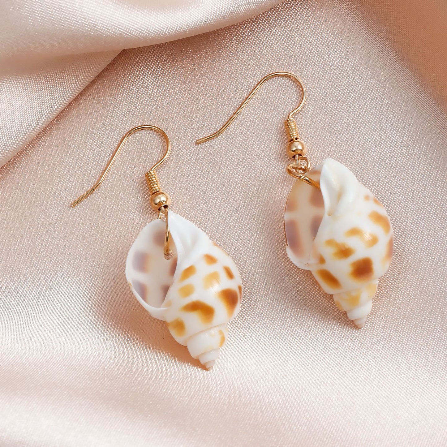 Pendientes con forma de concha marina y estrella de estilo vintage para mujer con acabado chapado y detalles de perlas
