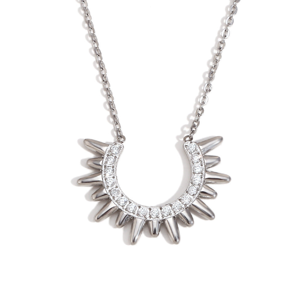 Collana con Pendente da Donna a Forma di Copricapo Indiano alla Moda in Acciaio Inox con Placcatura in Oro 18K, Design Geometrico