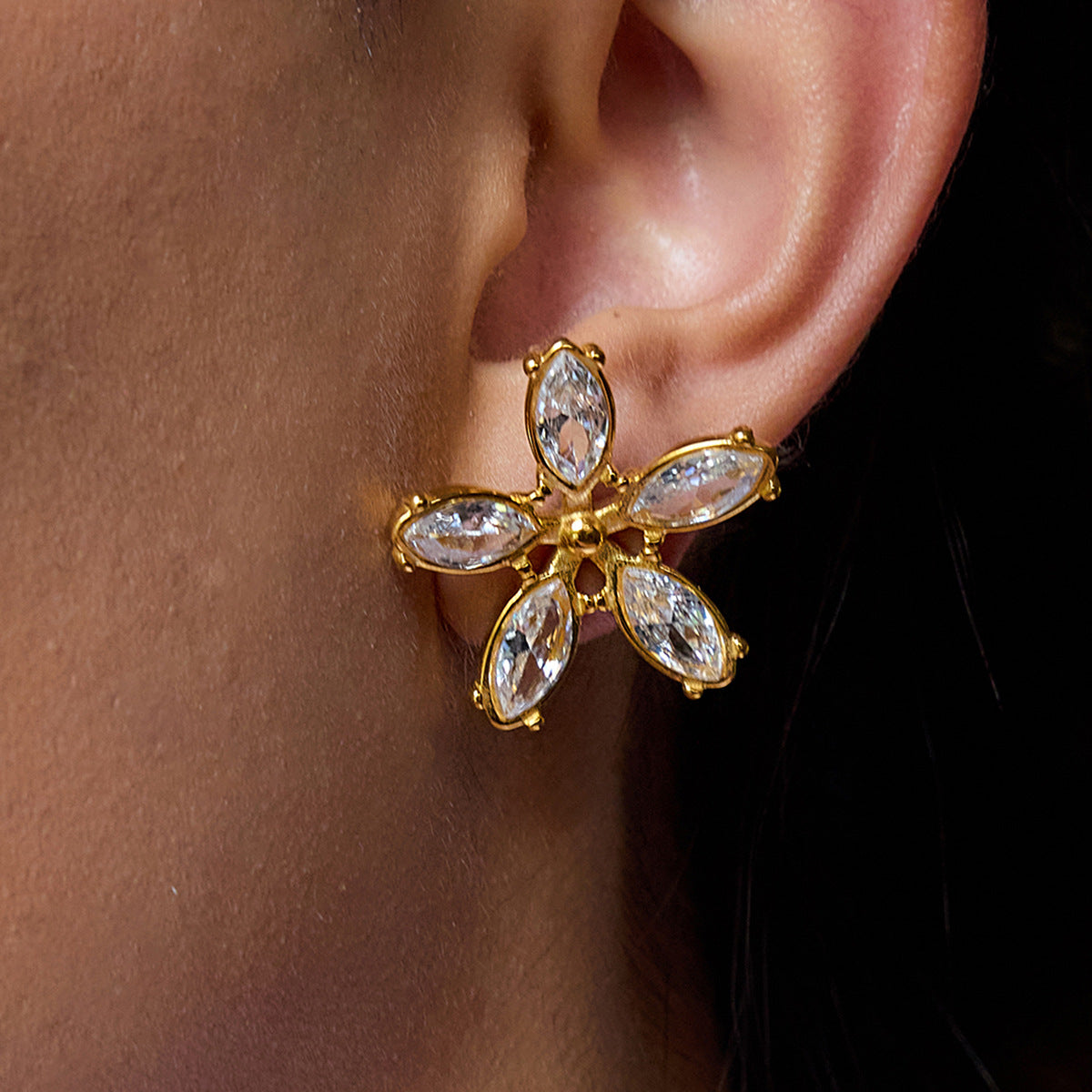 Orecchini a Perno da Donna in Acciaio Inossidabile Geometrici Floreali Minimalisti con Intarsio di Strass