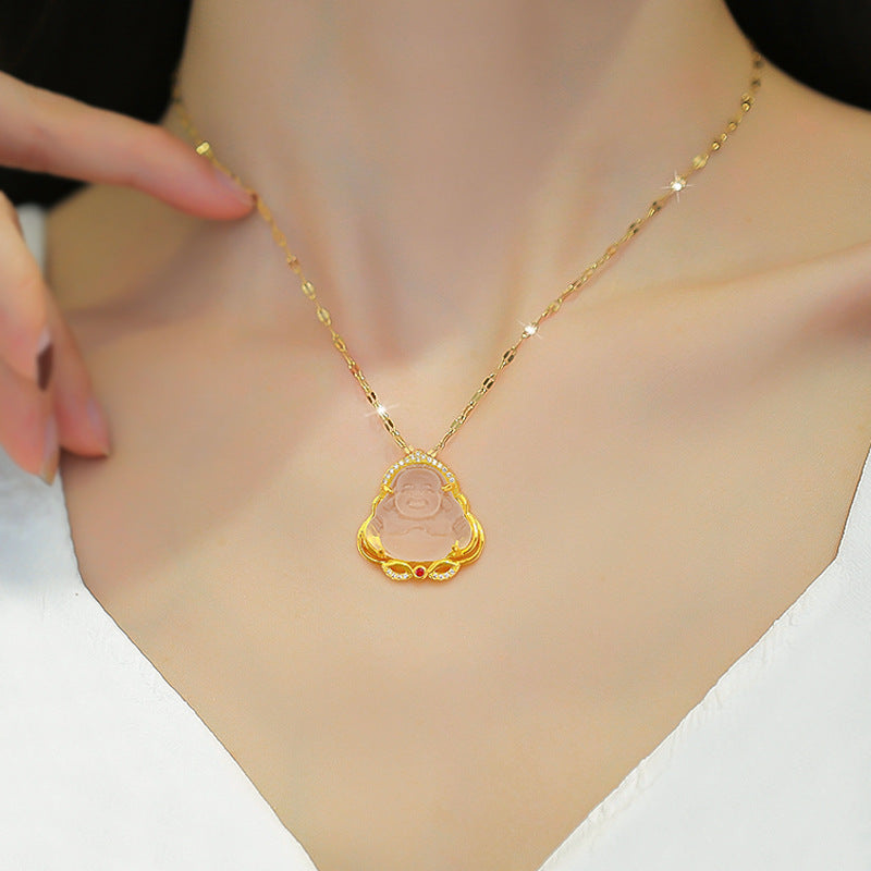 Collana da donna bohémien con ciondolo a Buddha geometrico in acciaio al titanio con intarsio in zircone e catena regolabile per clavicola