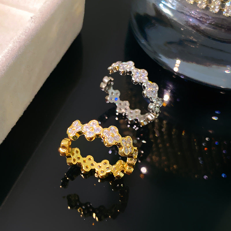 Sweet Minimalist Rhinestone Inlaid Floral Plated Titanium Steel Ring for Women