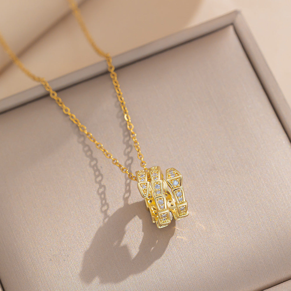 Fashionable Snake-Shaped Pendant Necklace for Women in Titanium Steel with Rhinestone Inlay and O-Chain