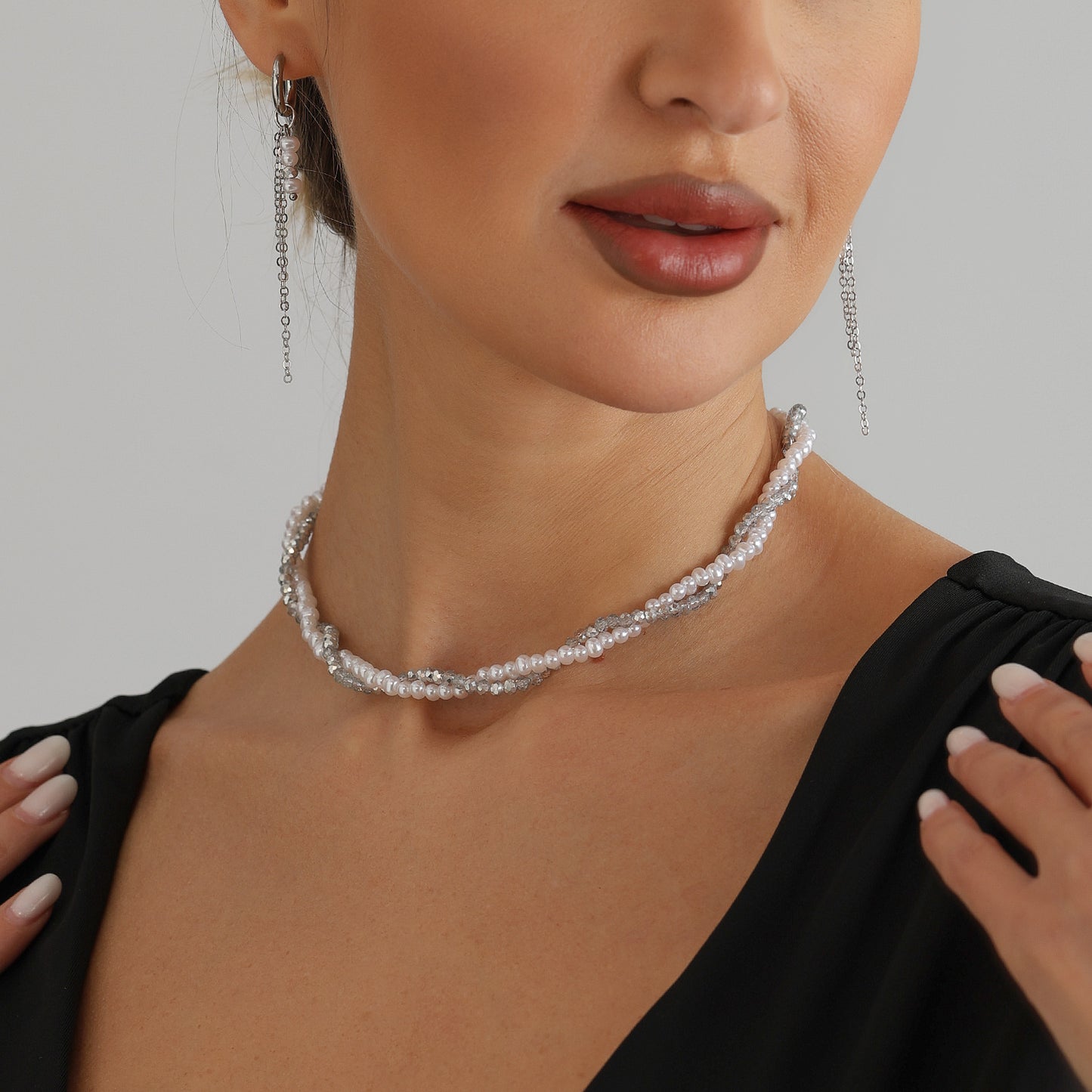 Casual Geometric Alloy Necklace with Pearl and Crystal Inlay Plated Finish Cable Chain for Women and Men