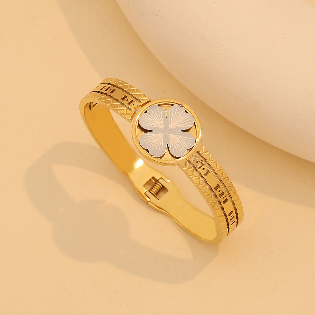 Bracciale rigido minimalista "Albero della Vita" con design floreale e ancora in acciaio inossidabile placcato oro