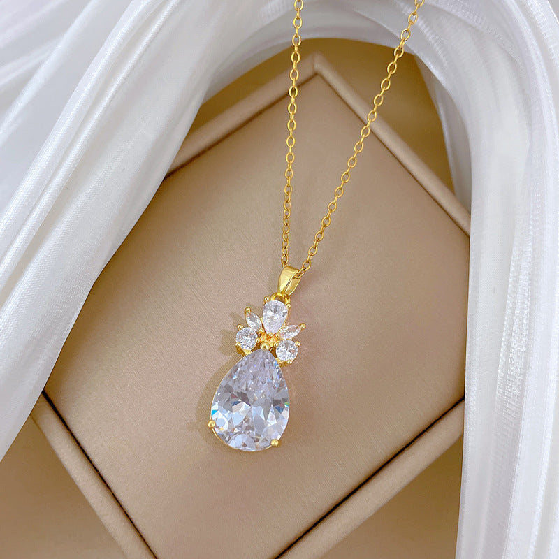 Collana in Acciaio Inossidabile con Pendente a Forma di Animale in Stile Cartone Animato con Strass Completi per Donna e Uomo, Delicata Catena alla Clavicola