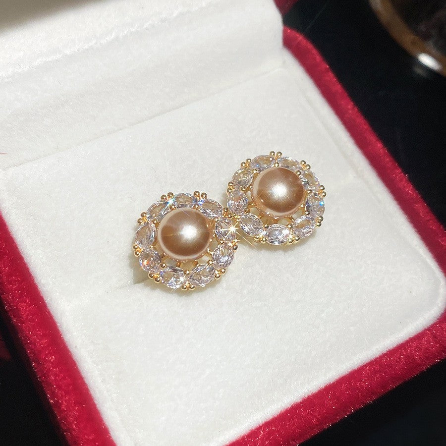 Orecchini da donna vintage eleganti a forma di stella geometrica con perle simulate e zirconi, perni in acciaio placcato
