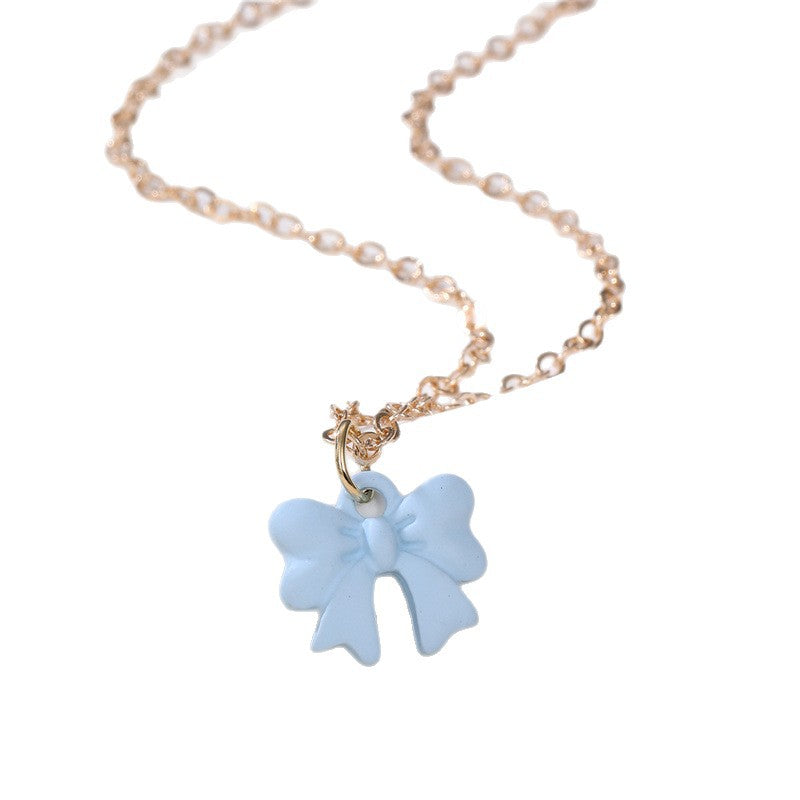 Collar de Cristal con Forma de Lazo Dulce y Fresco para Niñas con Colgante de Aleación y Acabado Hecho a Mano