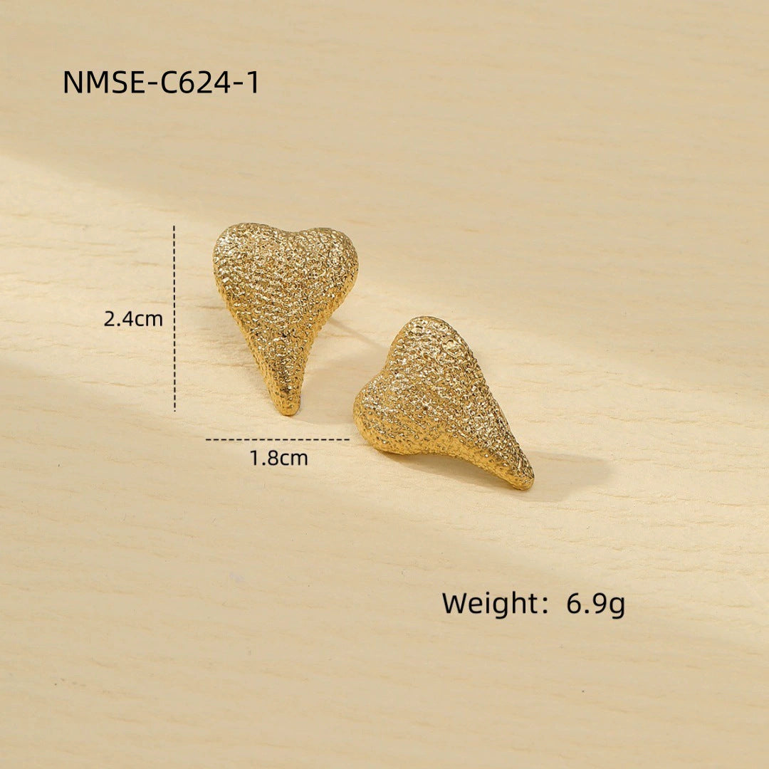 Fashionable Heart-Shaped Stainless Steel Stud Earrings with Plated Finish for Women