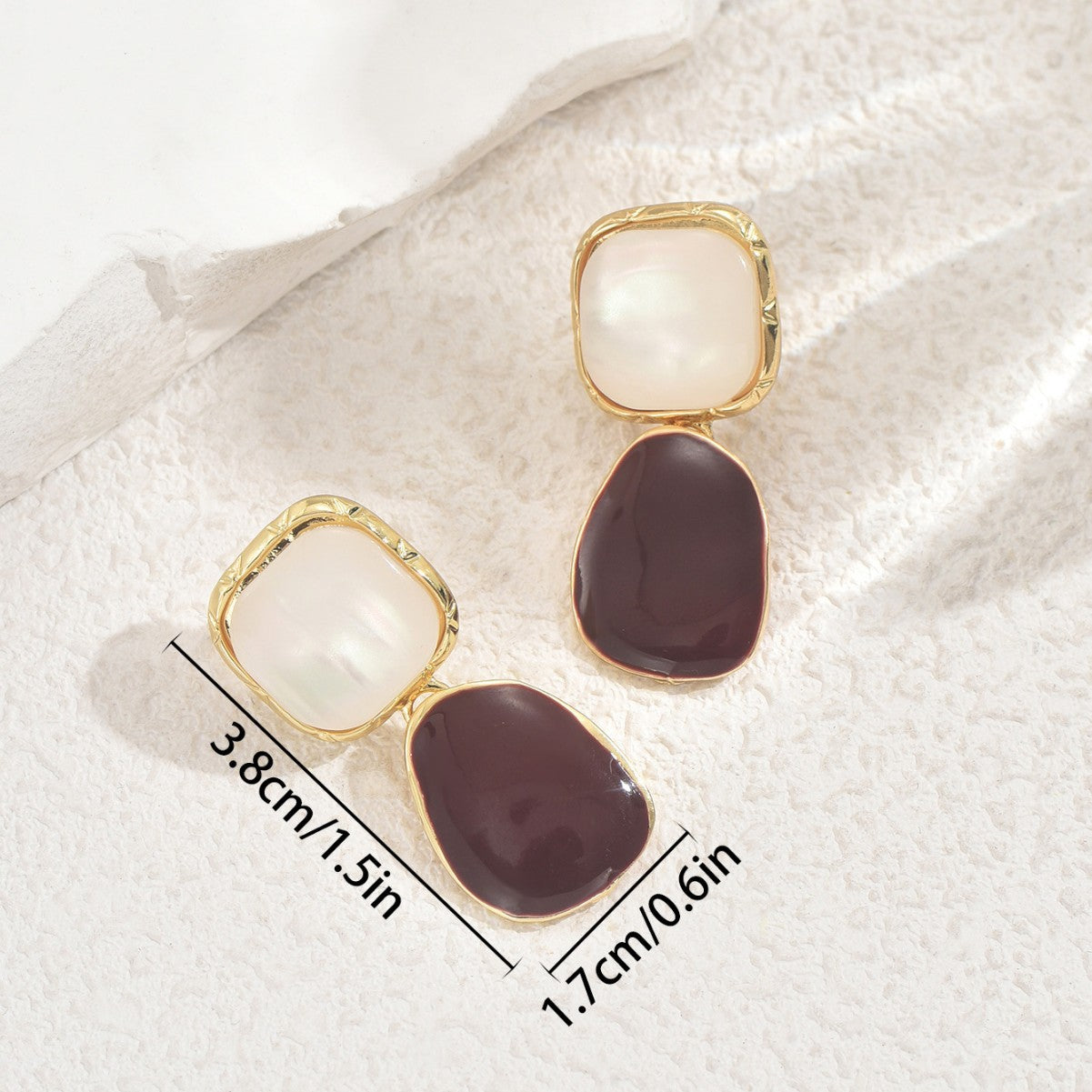 Pendientes geométricos de cobre para mujer con incrustaciones de gema roja para uso diario