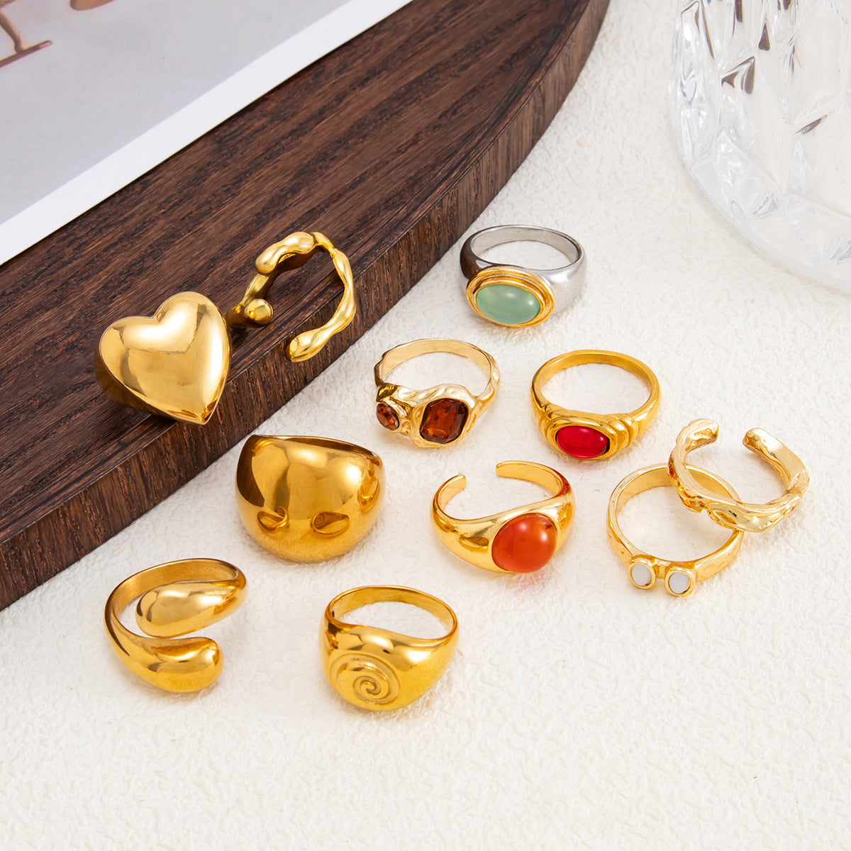 Vintage Gemstone Inlaid Heart Teardrop Plated Zinc Alloy Ring for Women