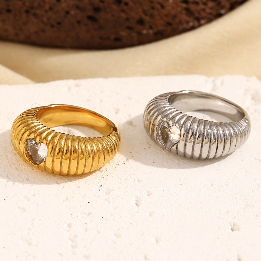 Anello da donna elegante in acciaio inossidabile placcato oro 18 carati con zircone a cuore e baguetta lunga, stile OL con forme geometriche