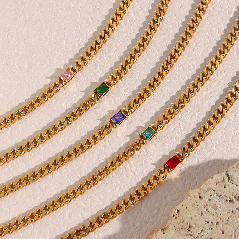 Collana Minimalista Rettangolare con Zirconi su Catena Cubana in Acciaio Inossidabile per Donne