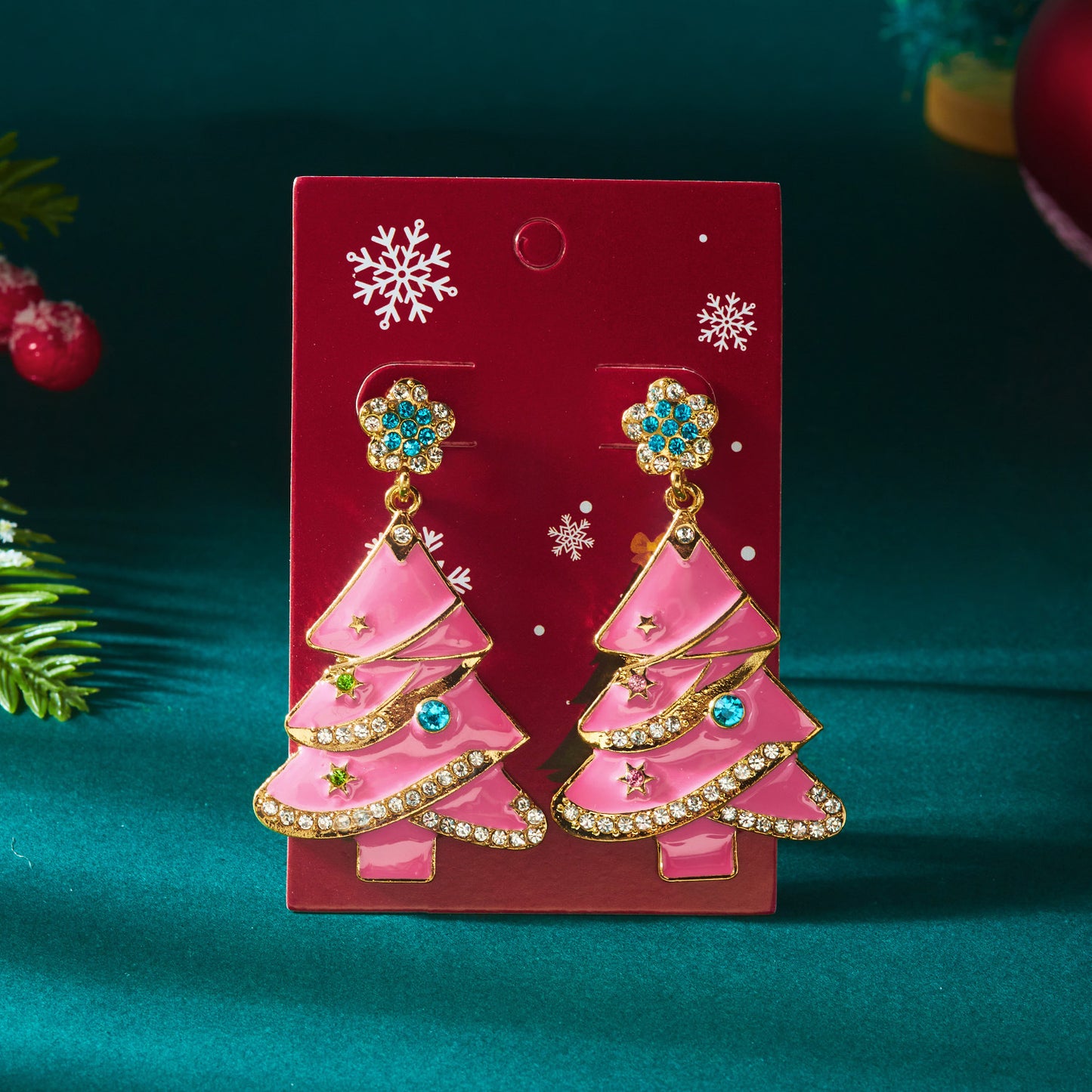 Pendientes de aro con colgante de árbol de Navidad, estilo dulce navideño, adornados con diamantes de imitación, diseño irregular y acabado de aleación chapada