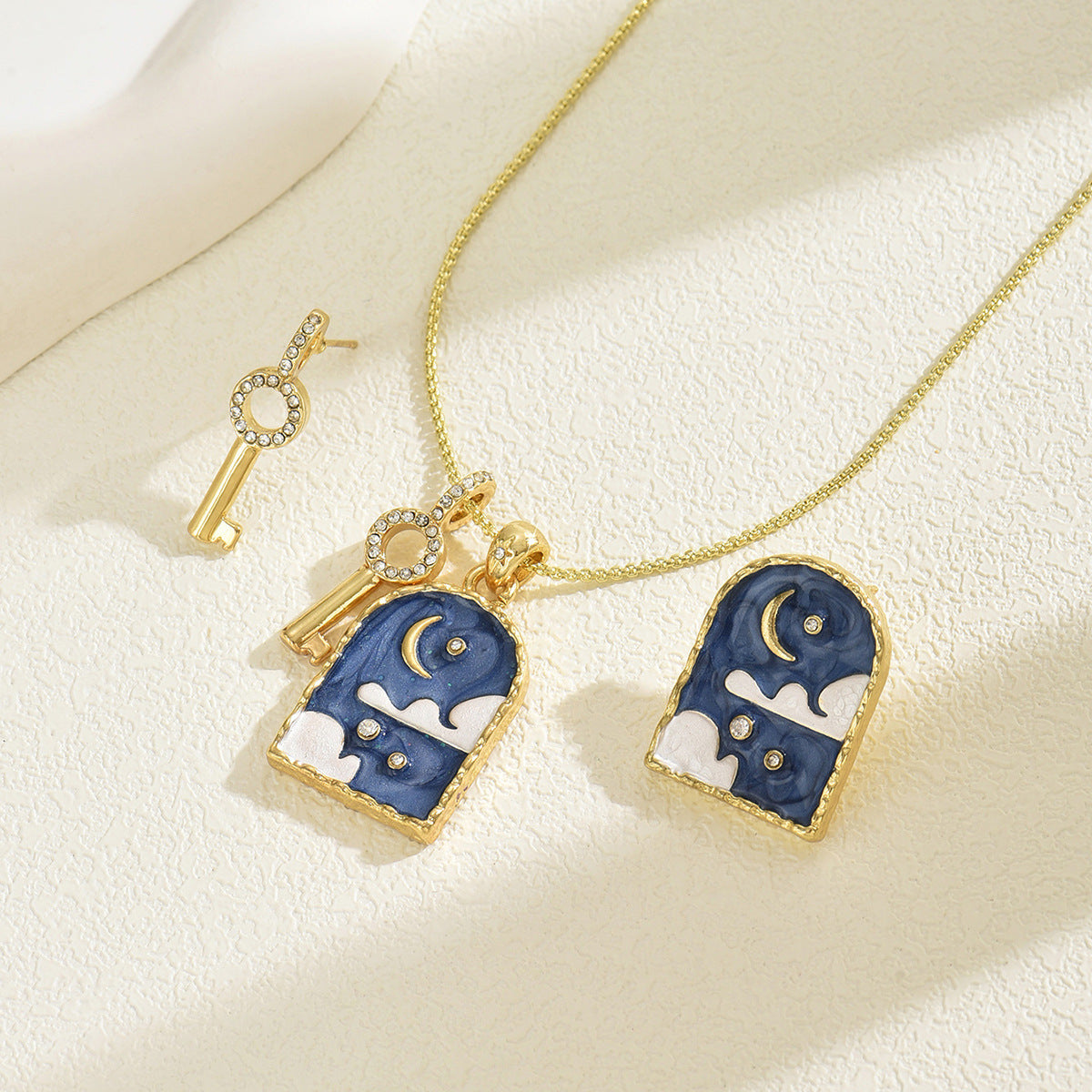 Fashionable Women's Tarot Pendant Necklace Set with Rhinestone Inlay and Enamel Detailing on Geometric Long Clavicle Chain