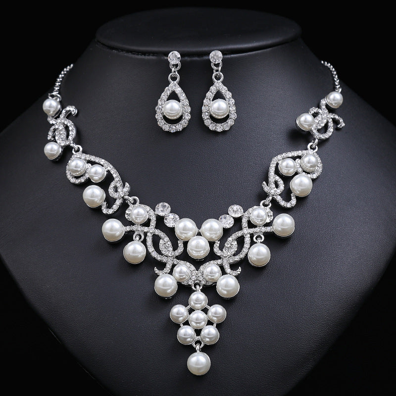 Elegante set collana e orecchini con perle e fiori per donna, pendente a forma di goccia con fiore in lega placcato oro