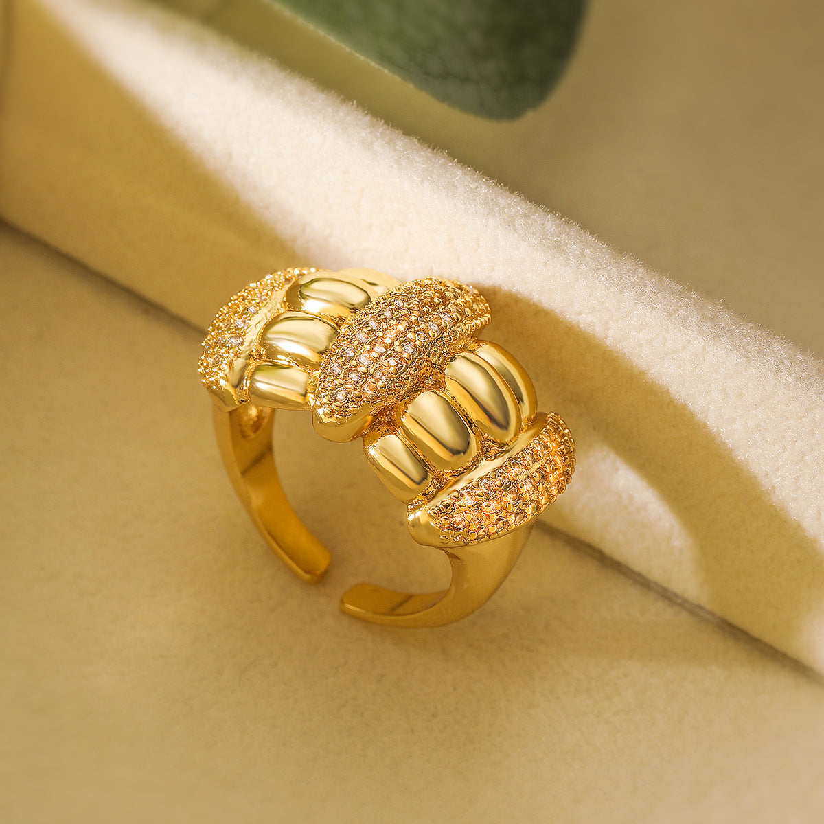Anello regolabile in rame geometrico minimalista con zirconia micro-pavé da donna