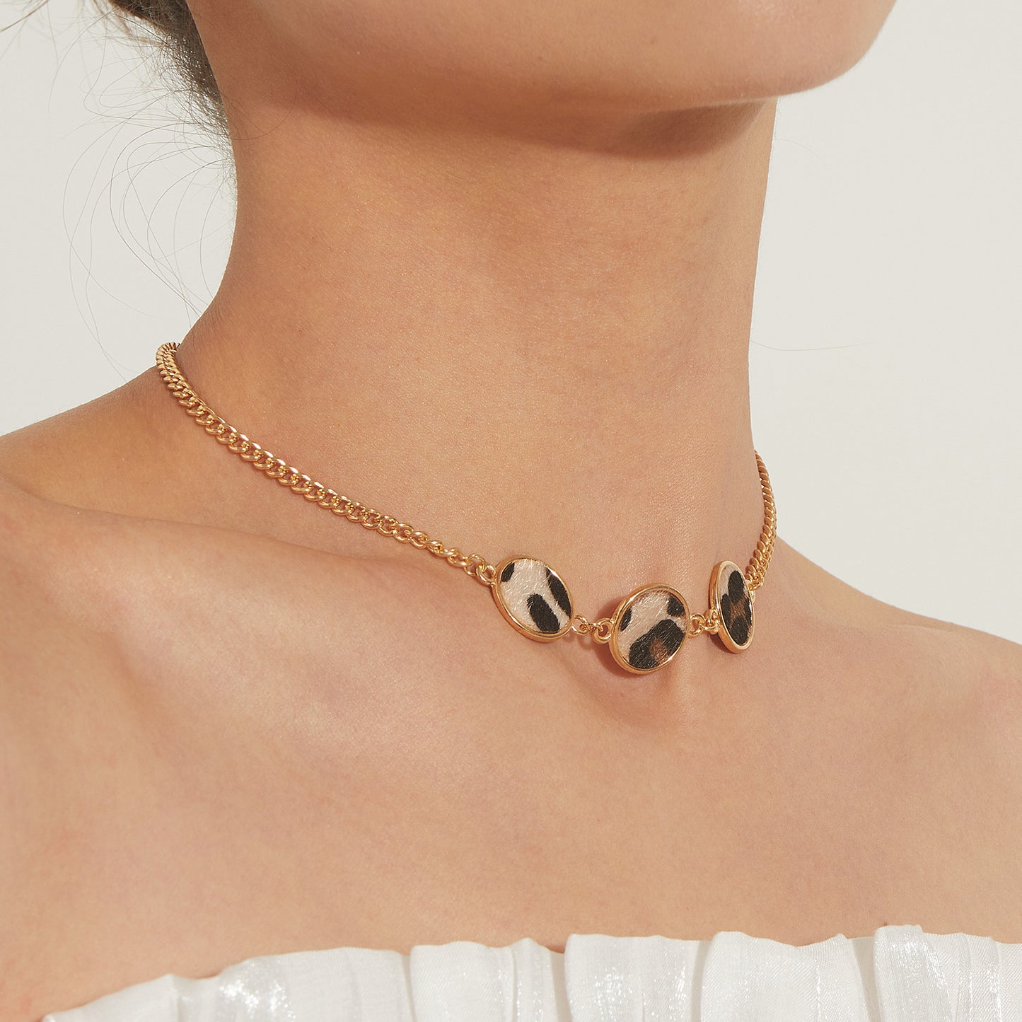 Geometric Leopard Print Alloy Pendant Necklace for Women with Plated Finish