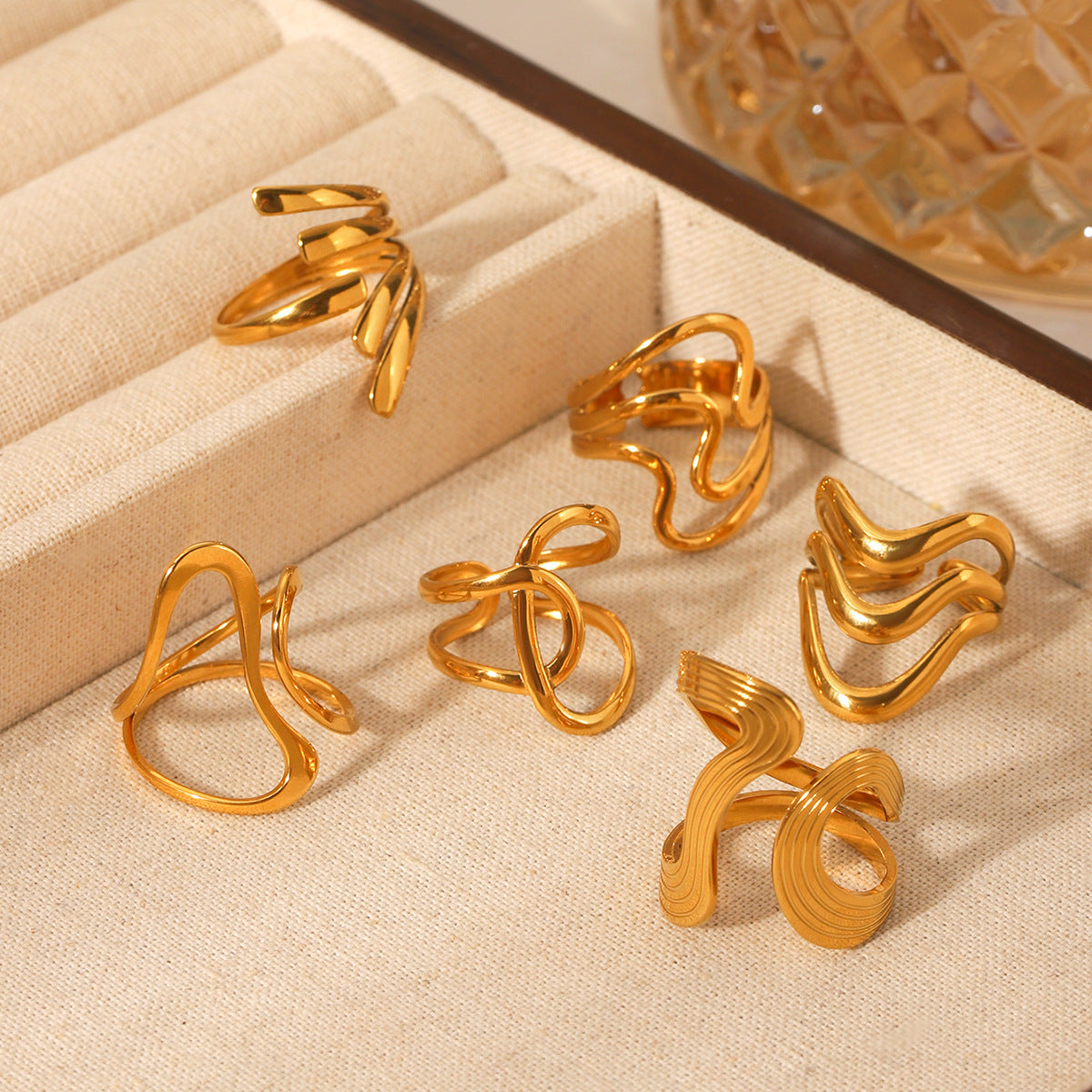 Minimalist Geometric Stainless Steel Ring with 18K Gold Plating for Women Titanium Steel Fade-Resistant Fashion Ring