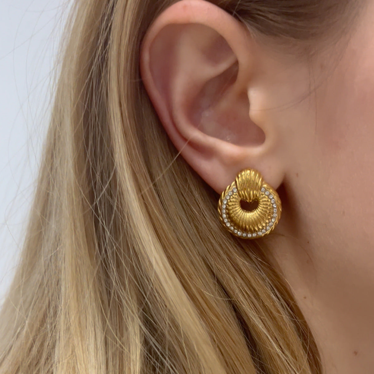 Orecchini a perno geometrici in acciaio inossidabile placcati oro 18 carati con strass da donna