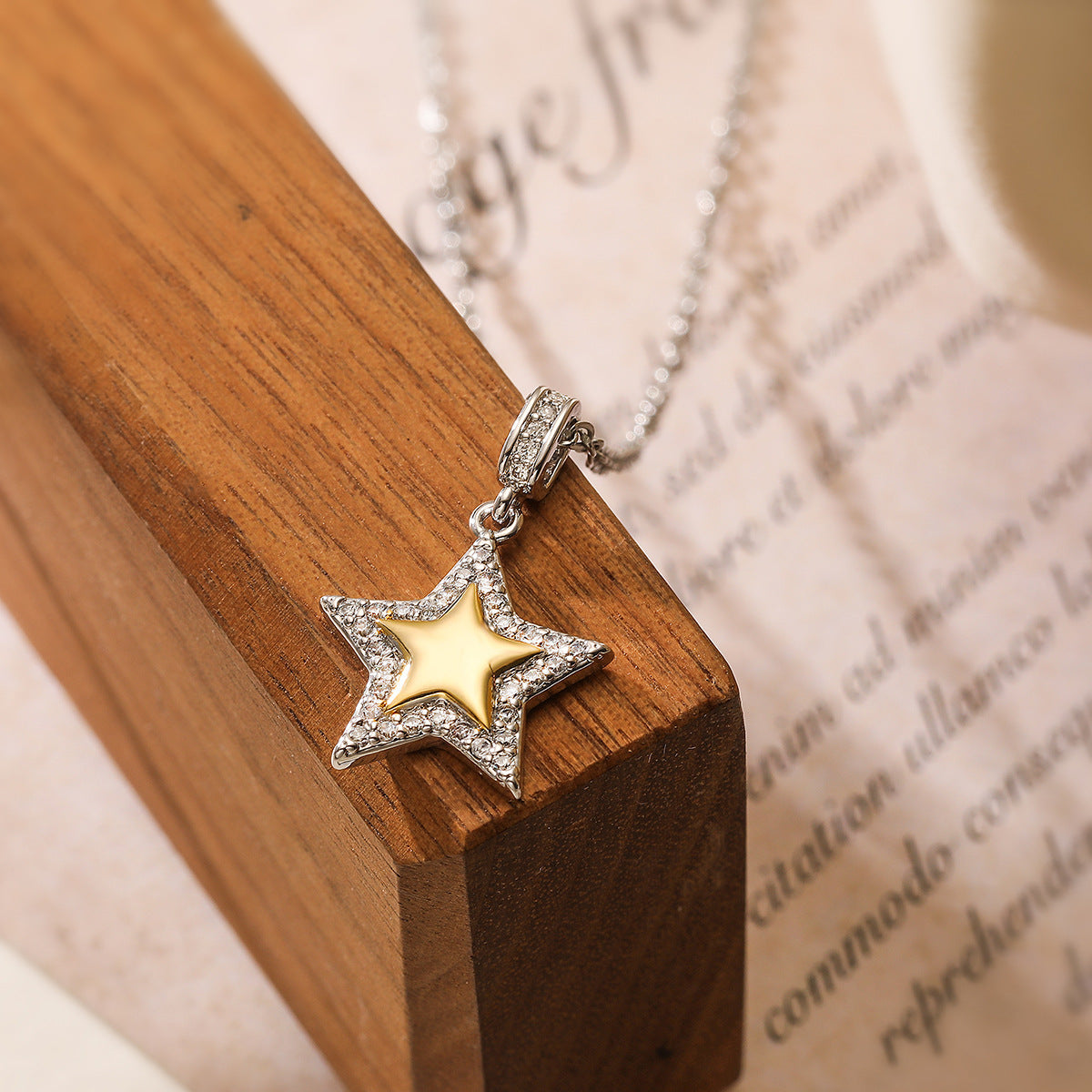 Collana da donna con ciondolo a forma di cuore e stella, minimalista, in rame placcato oro vero e intarsiato con zirconi