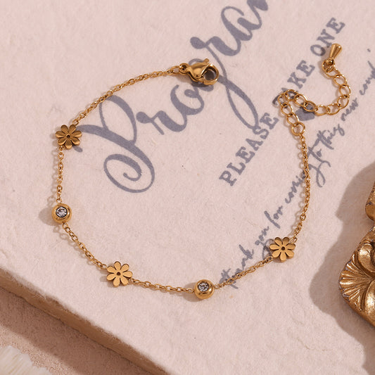 Minimalist Fashion-Forward Women's Stainless Steel Plated 18K Gold Double-Sided Black and White Rhinestone Flower Bracelet