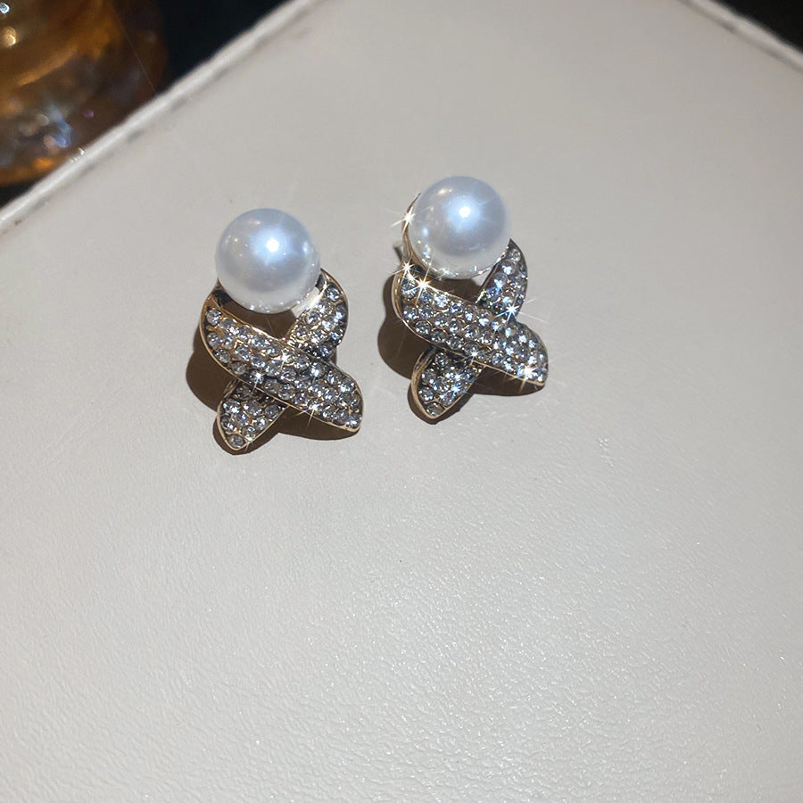 Set di collana con ciondolo rotondo in perle finte placcato in stile vintage con bracciale e orecchini abbinati da donna