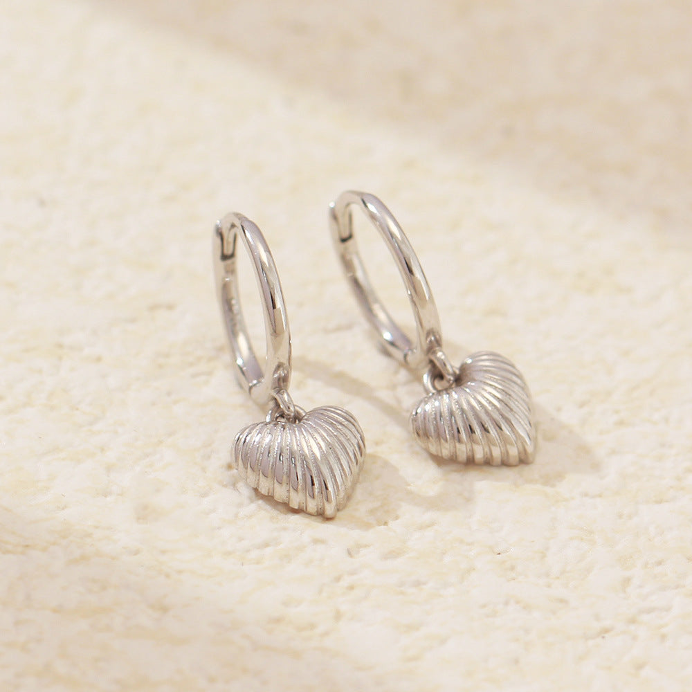 Sweet-Edgy Heart-Shaped S925 Sterling Silver Ear Cuffs with Shell Texture and Gold Plating for Women