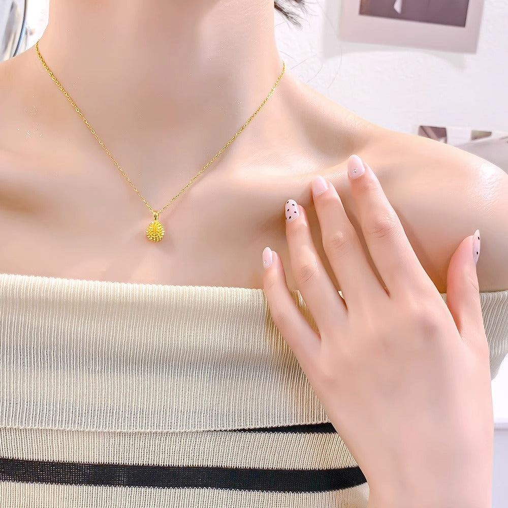 Collana con ciondolo geometrico a forma di durian fresco e dolce da donna in acciaio al titanio placcato