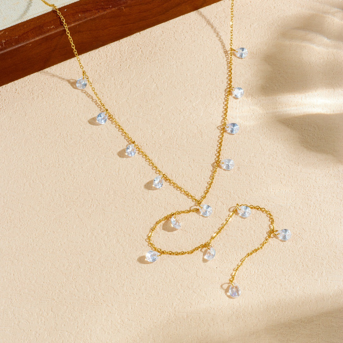 Minimalist Gold Plated Stainless Steel Teardrop Pendant Necklace with Tassel Chain for Women