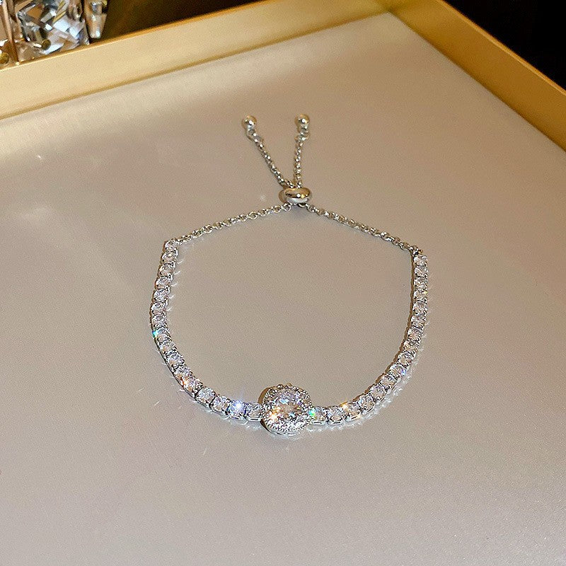 Elegant Heart-Shaped Gold-Plated Zirconia Bracelet for Women with Delicate Luxury Aesthetic