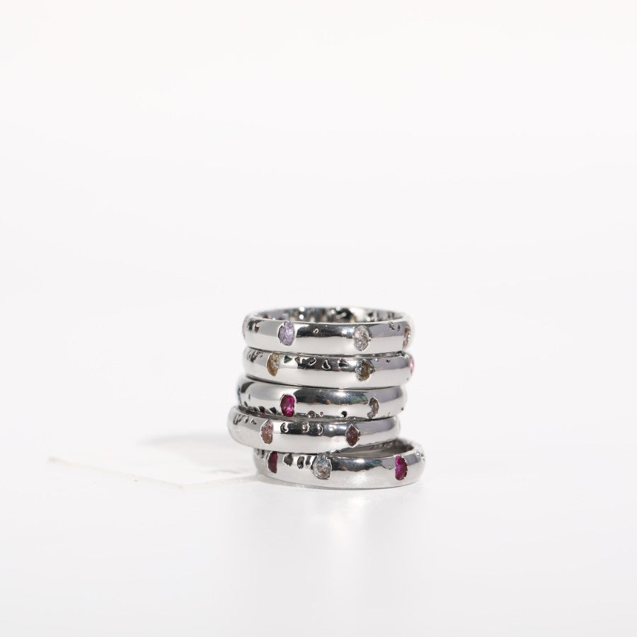 Anello Geometrico Minimalista da Donna in Rame con Intarsio di Zirconi Arcobaleno