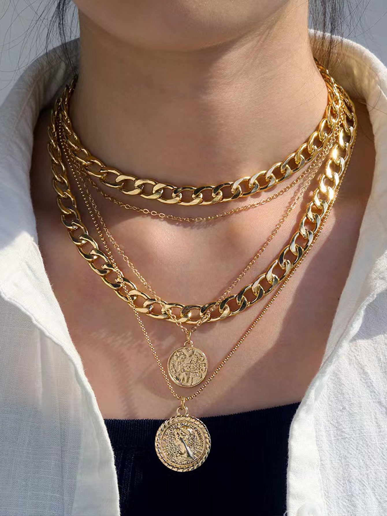 Collar con colgante de aleación redonda de varias capas y cadena singapur