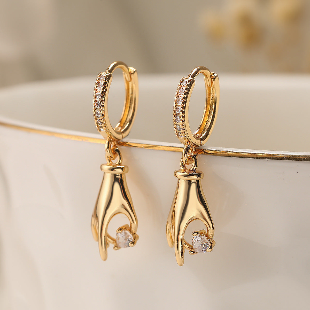 Orecchini Pendenti Geometrici Minimalisti in Rame con Placcatura in Oro e Dettagli in Zirconi per Donna
