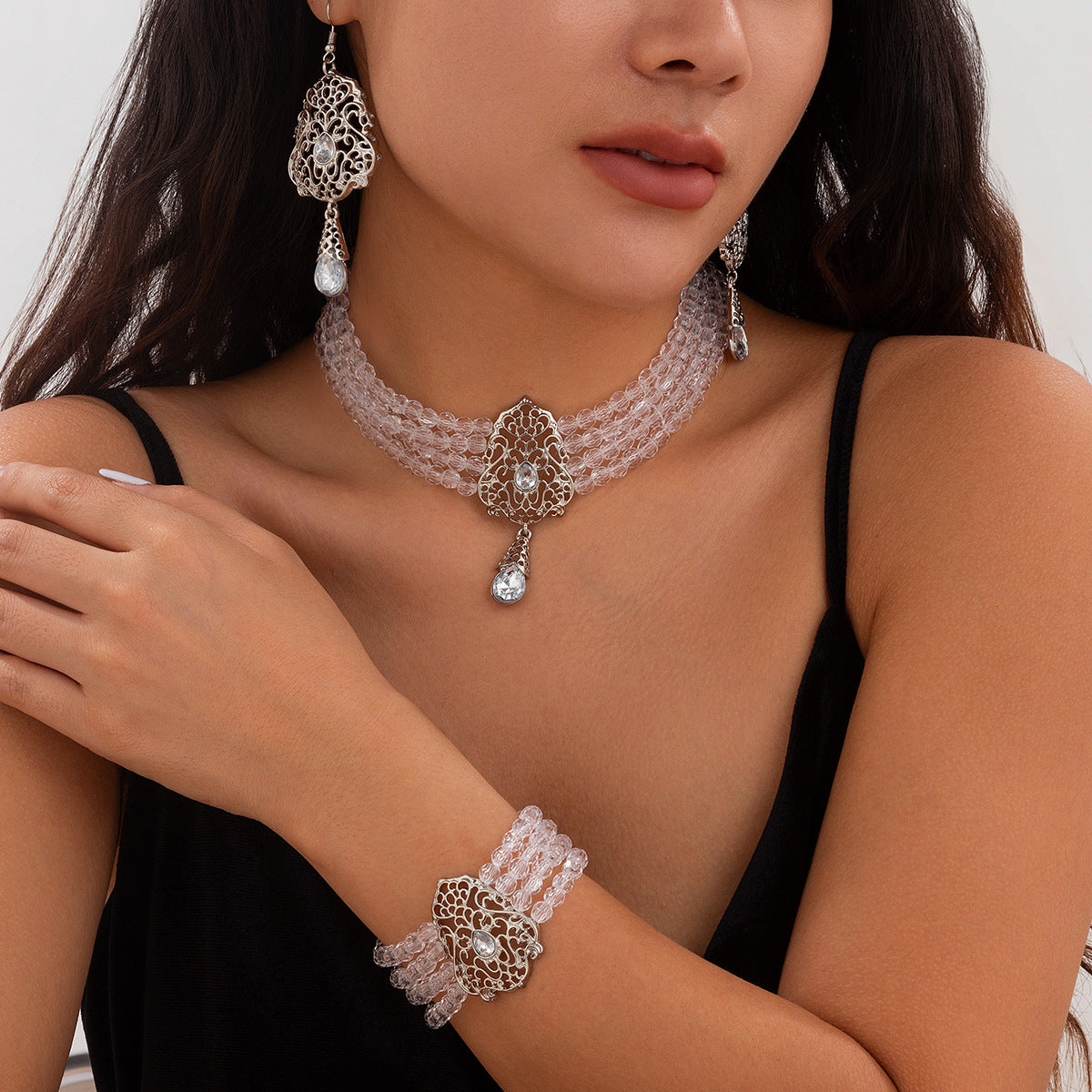 Vintage French-Style Floral and Teardrop-Shaped Alloy Choker Necklace with Crystal Accents and Tassel Details for Women