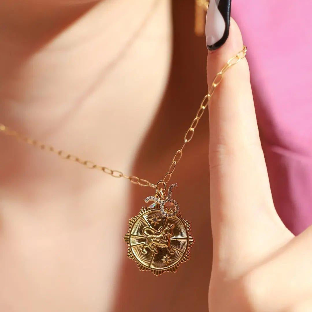 Collana con Pendente Vintage Segno Zodiacale Luna con Opale in Rame con Zirconi Micro-Pave, a Mezzaluna, Catenina Regolabile per Clavicola