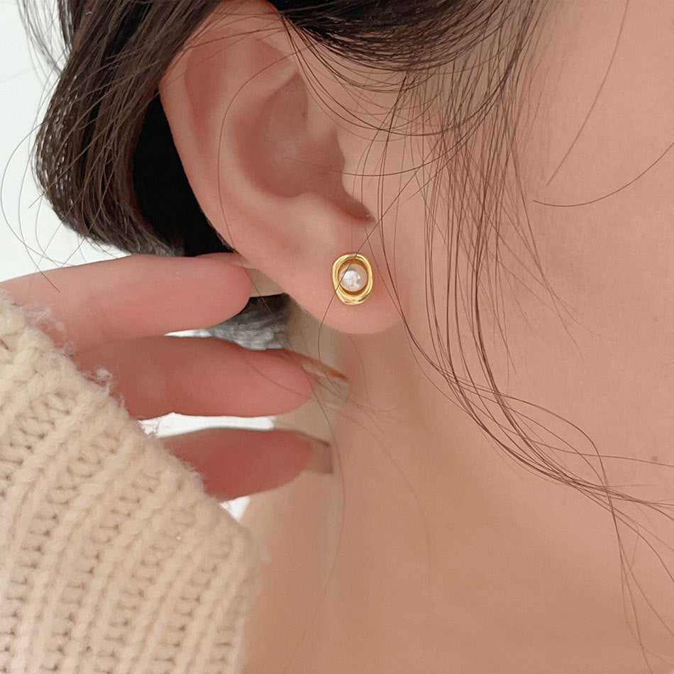 Orecchini a perno geometrici minimalisti in argento sterling 925 con perle placcate oro