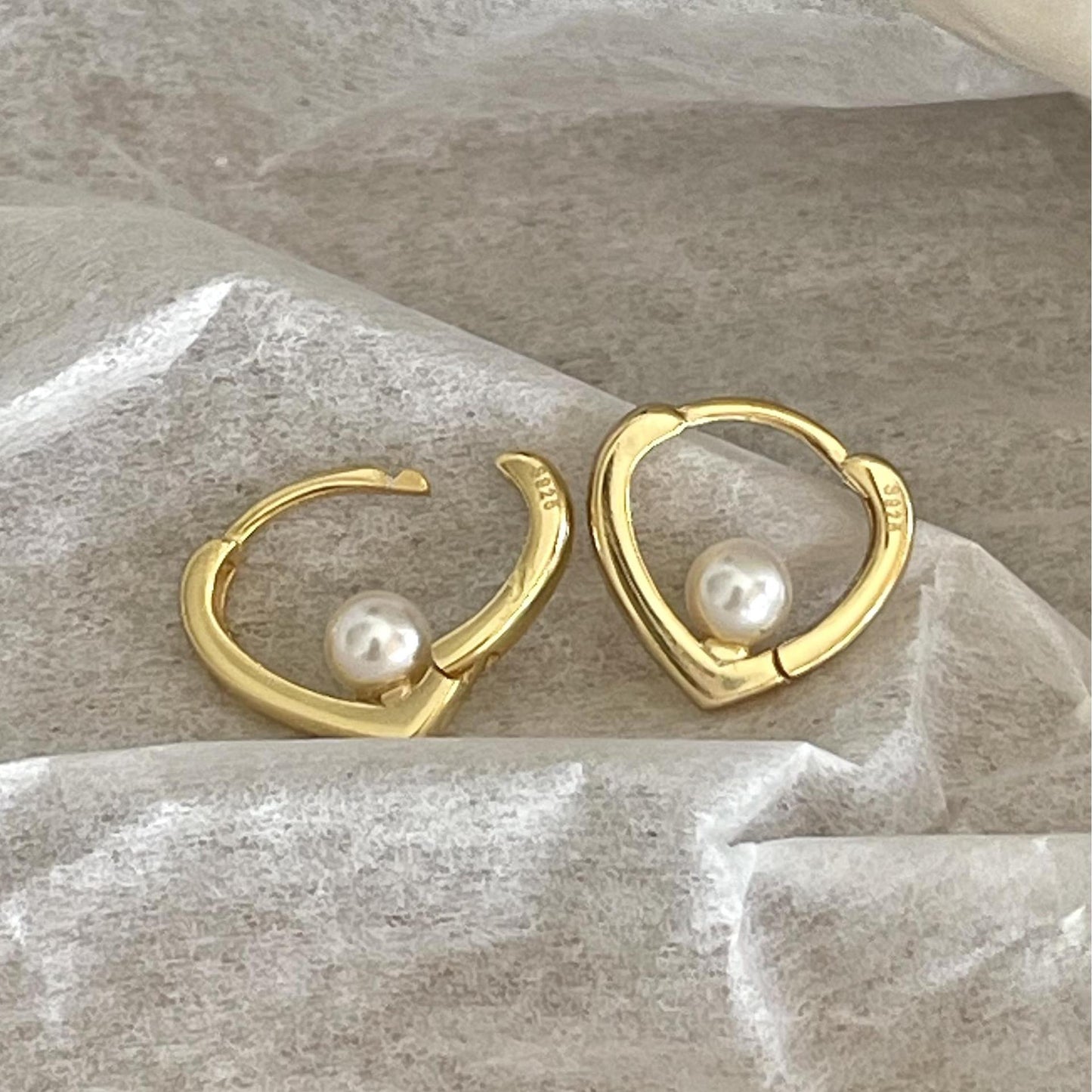 Pendientes de botón minimalistas con forma de corazón de plata de ley 925 con baño de oro para mujer