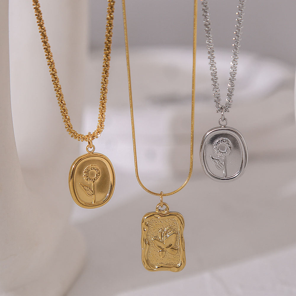 Collana con pendente a forma di girasole in stile vintage francese, in acciaio al titanio con finitura placcata, catena ondulata, elegante gioiello a strati per donna