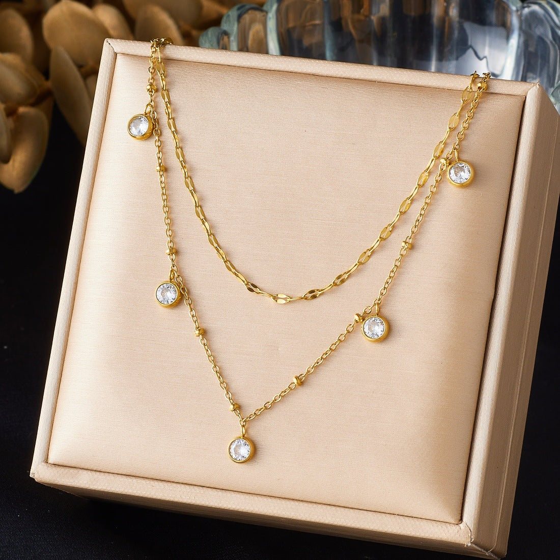 Minimalist Gold Plated Round Geometric Stainless Steel Rhinestone Lips Double Layer Necklace for Women
