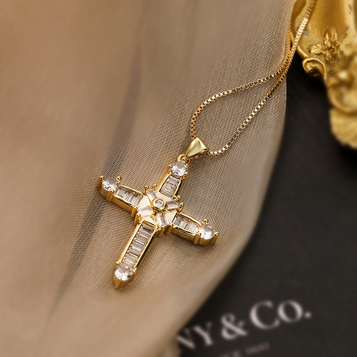 Minimalist Cross Pendant Necklace for Women in Copper with 18K Gold Plating and Zircon Inlay