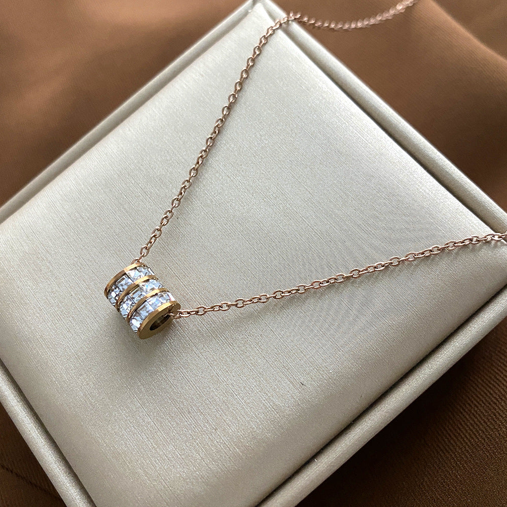 Minimalist Animal-Shaped Titanium Steel Clavicle Necklace for Women with Electroplated Finish and Irregular Design