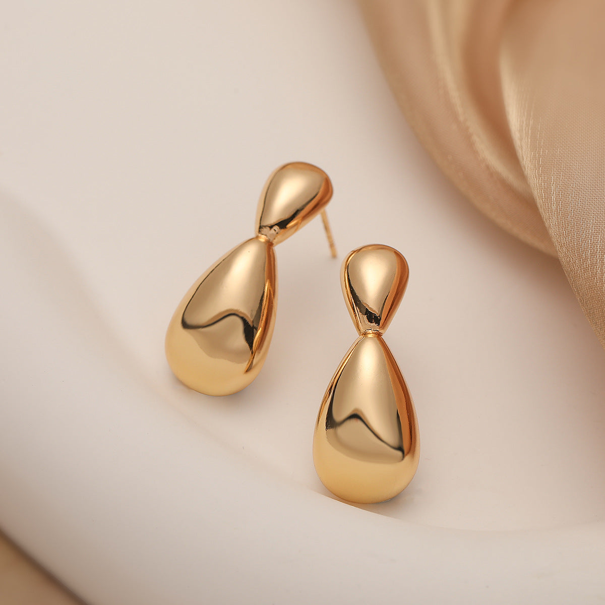 Geometric Copper Earrings with Gold Plating for Women, Micro-Paved Design, Fashionable and Versatile Everyday Studs