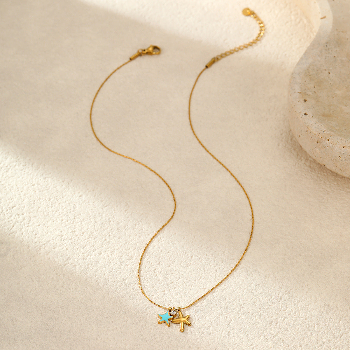 Collana alla Moda con Ciondolo a Stella Geometrica in Acciaio Inossidabile con Placcatura in Oro 18K da Donna, Stile Vacanza Estiva al Mare