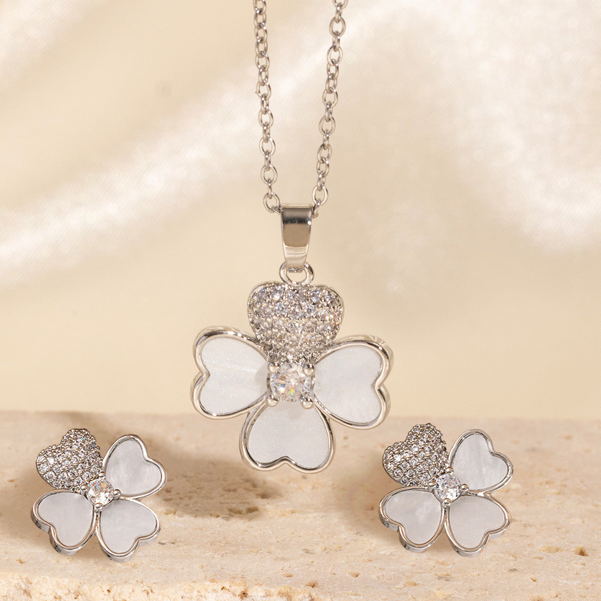 Elegant Minimalist Heart-Shaped Titanium Steel Necklace Set with Gold-Plated Copper Pendant and O-Chain