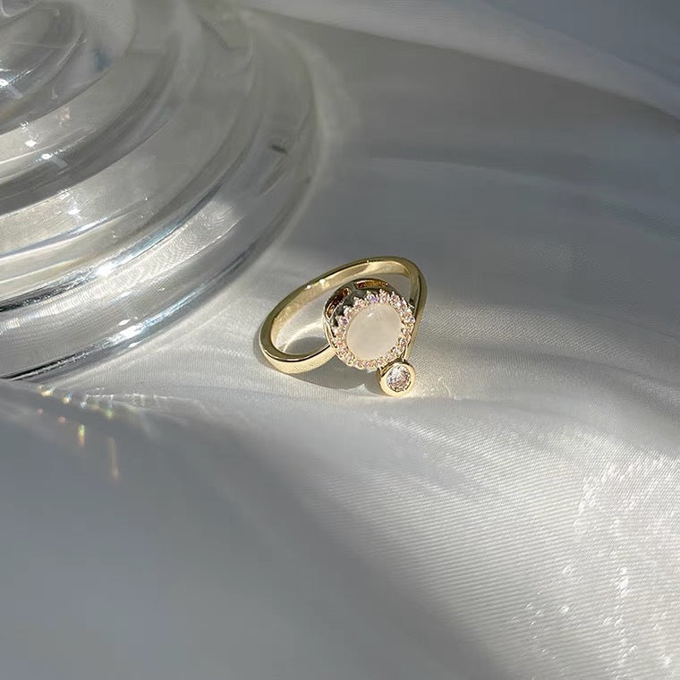Luxury Minimalist Geometric Cat's Eye Stone Rotating Adjustable Open Ring for Women Fashion Statement Ring with Plated Alloy Band