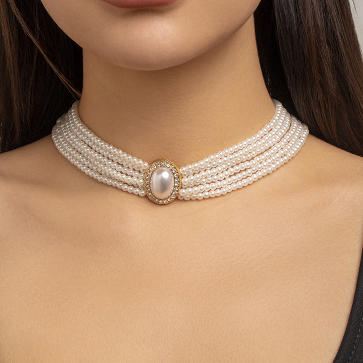 Collana girocollo vintage in stile francese con perle geometriche, ciondolo in lega e catena di perline per donna
