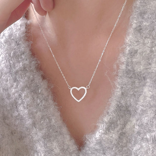 Minimalist Heart-Shaped 925 Sterling Silver Pendant Necklace with Rhinestone Inlay and Gold Plating on Cross Chain