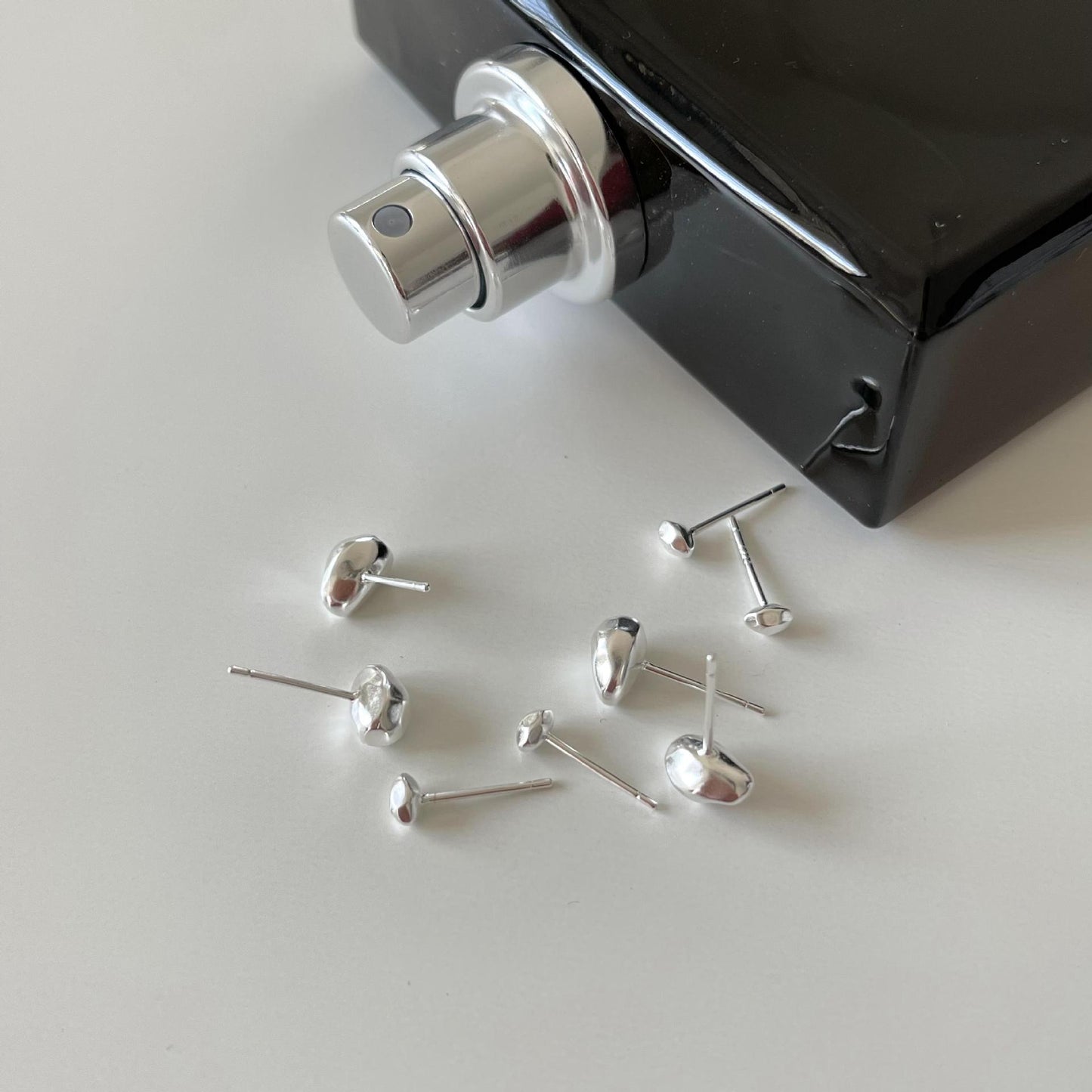 Orecchini a perno minimalisti a forma di stella in argento sterling 925 con pietre cubiche sfaccettate geometriche